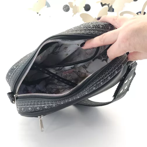 czarna torebka damska z szerokim paskiem torebka prostokątna torebka typu box pikowana unikatowa torebka handmade