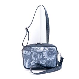 mała czarna torebka damska na długim pasku unikatowa haftowana torebka na ramię mini torebka na wesele unikatowa pikowana torebka wieczorowa