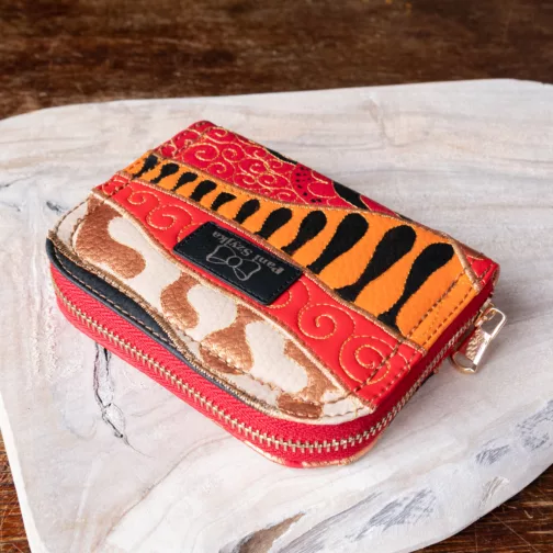 czerwony średni portfel damski z eko skóry unikatowy portfel damski na zamek ręcznie malowany kolorowy patchworkowy portfel na karty prezent dla kobiety prezent dla niej