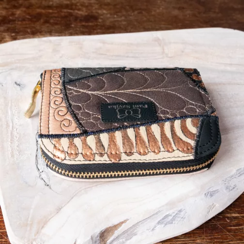 brązowy średni portfel damski z eko skóry unikatowy portfel damski na zamek ręcznie malowany kolorowy patchworkowy portfel na karty prezent dla kobiety prezent dla niej